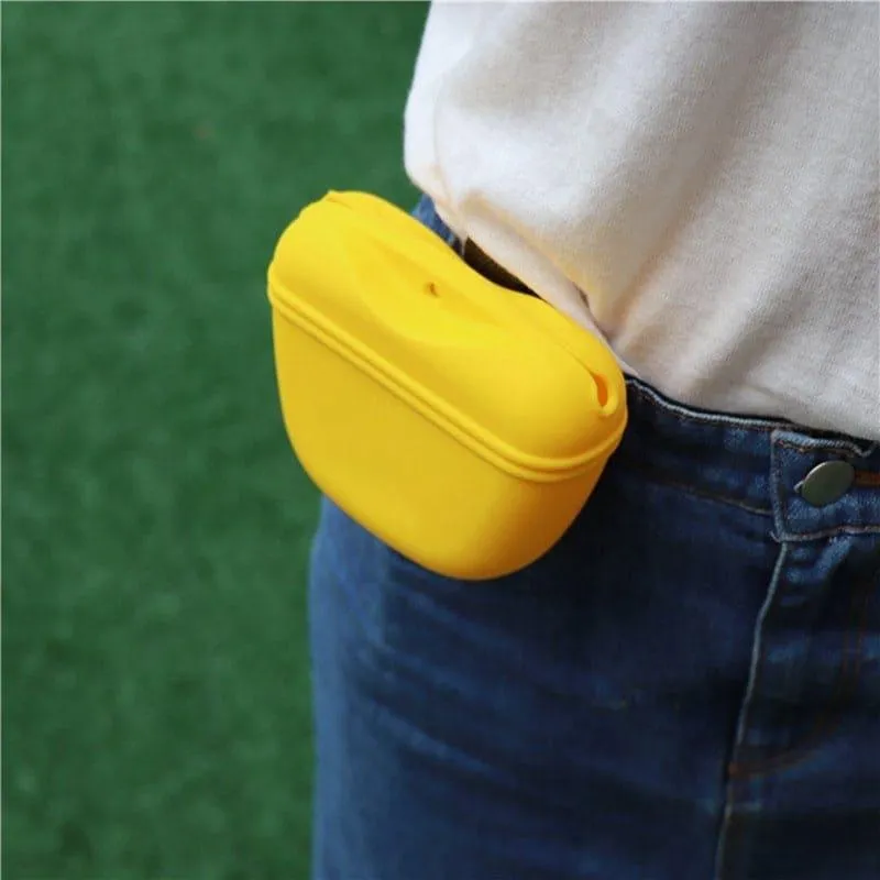 Pet Portable Dog Training Waist Bag - Convenient Treat and Snack Storage for Obedience, Agility, and Outdoor Activities